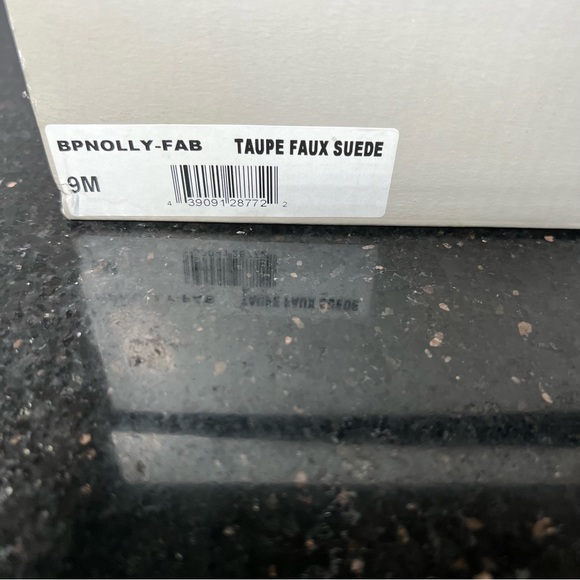 BP Nolly Western Type Taupe Booties size 9 - Picture 9 of 9